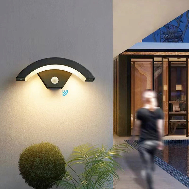 Applique Murale Extérieure Design Moderne avec Détecteur de Mouvement | Éclairage Sécurisé et Durable 1