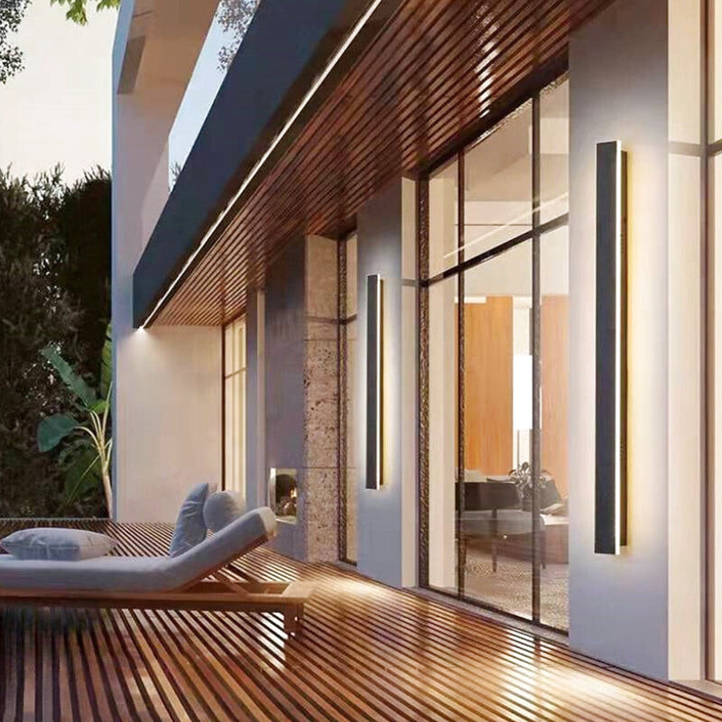 Luminara | Élégante Applique Murale Extérieur Longue en Métal 1