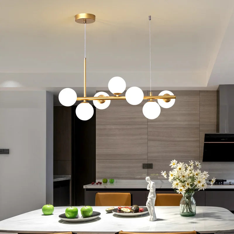 Suspension Linéaire Dorée | Éclairage Doux avec Globes Opalins | Ambiance Chaleureuse pour Espace Moderne 0